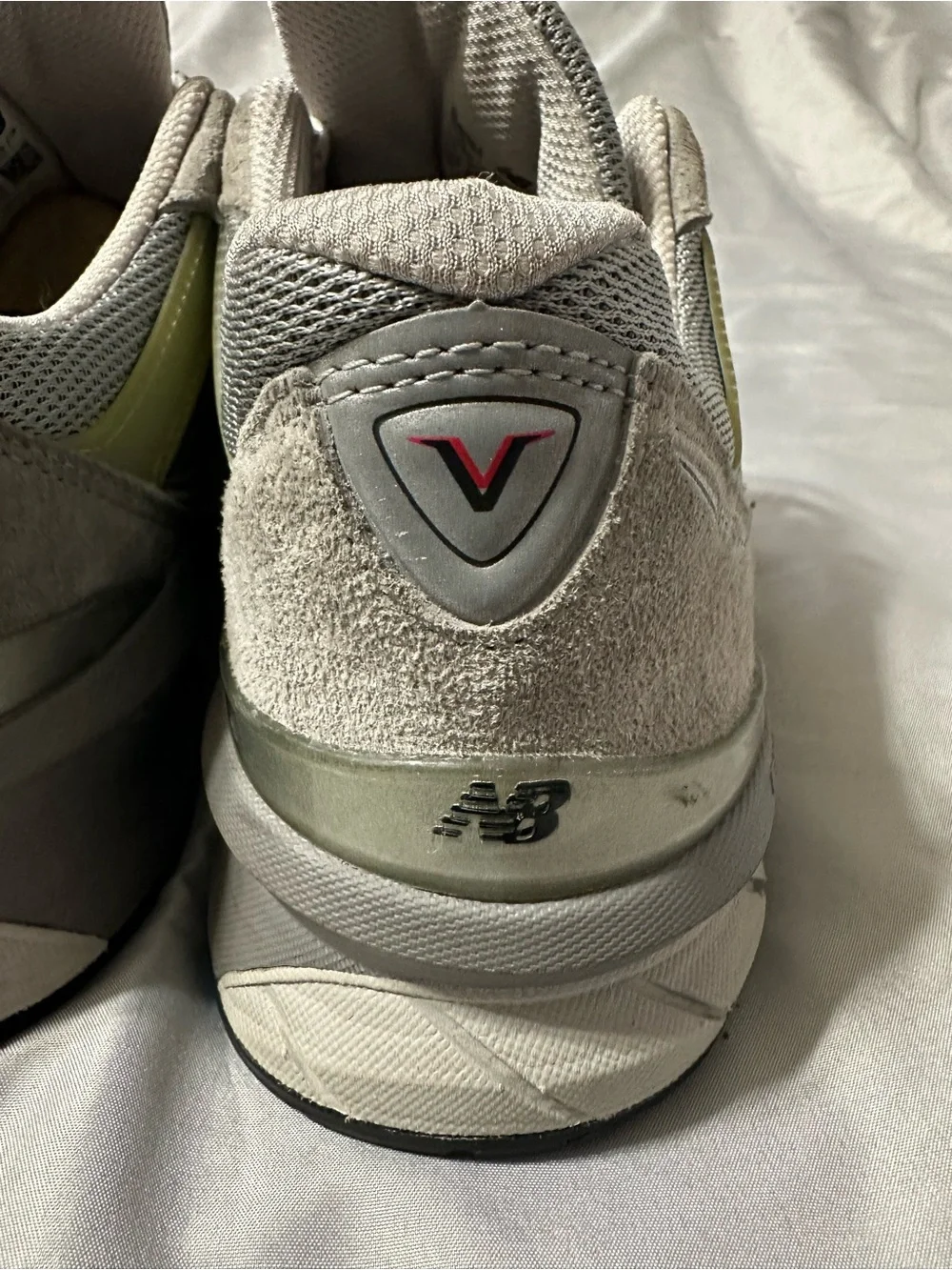 NEW BALANCE 990V5 MEN SHOES
